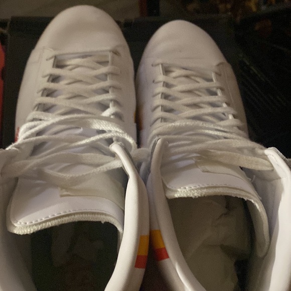 Converse 13 - Picture 2 of 4